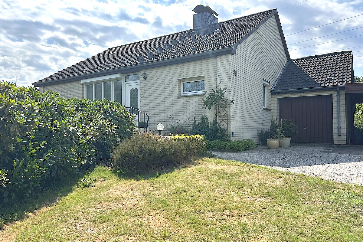 Haus Kauf 24536 Neumünster (Einfeld) Straßenansicht