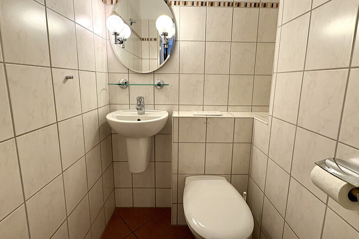 Haus Kauf 21149 Hamburg Gäste-WC EG
